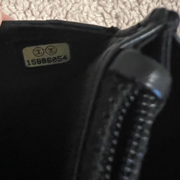 Host Pick Vintage Chanel Wallet on a Chain - Picture 7 of 17